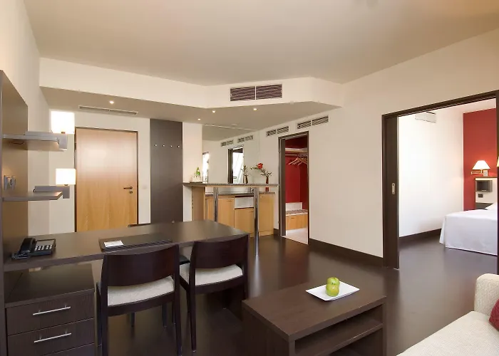 Hotel Nh 4*